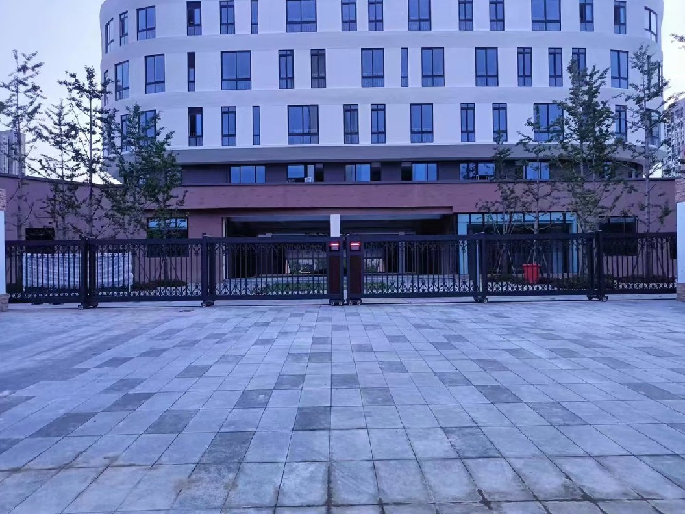 昆山鹿城路小学