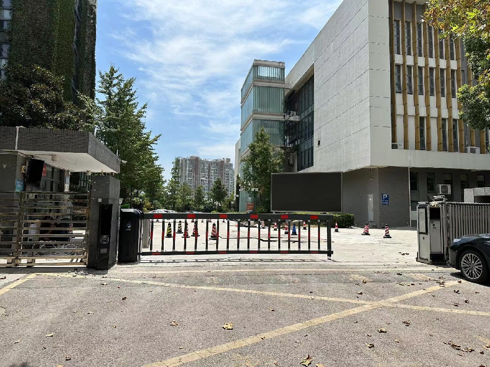 南京市中华中学兴隆大街校区